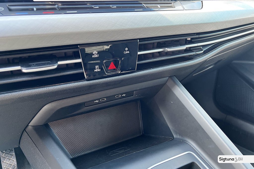 Vehicle Image 28
