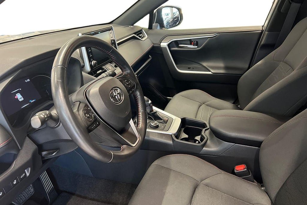 Vehicle Image 12