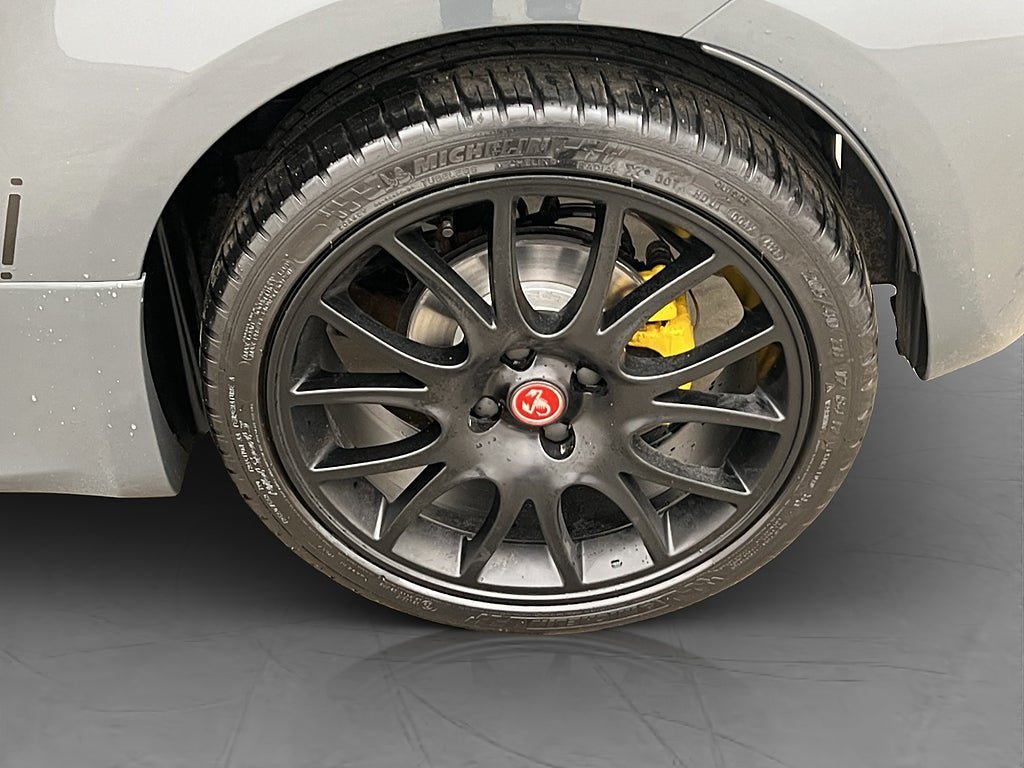 Vehicle Image 25