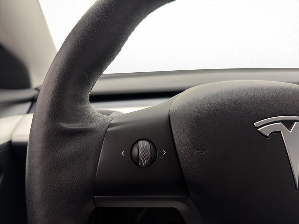 Vehicle Image 27