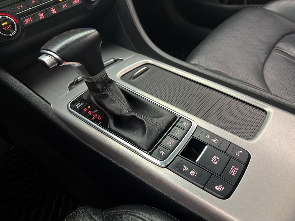 Vehicle Image 25