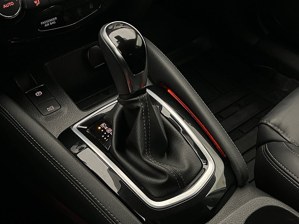 Vehicle Image 25