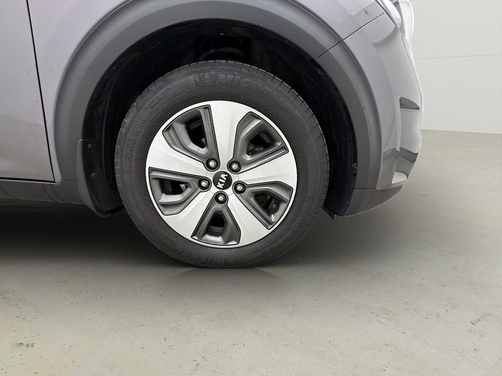 Vehicle Image 35