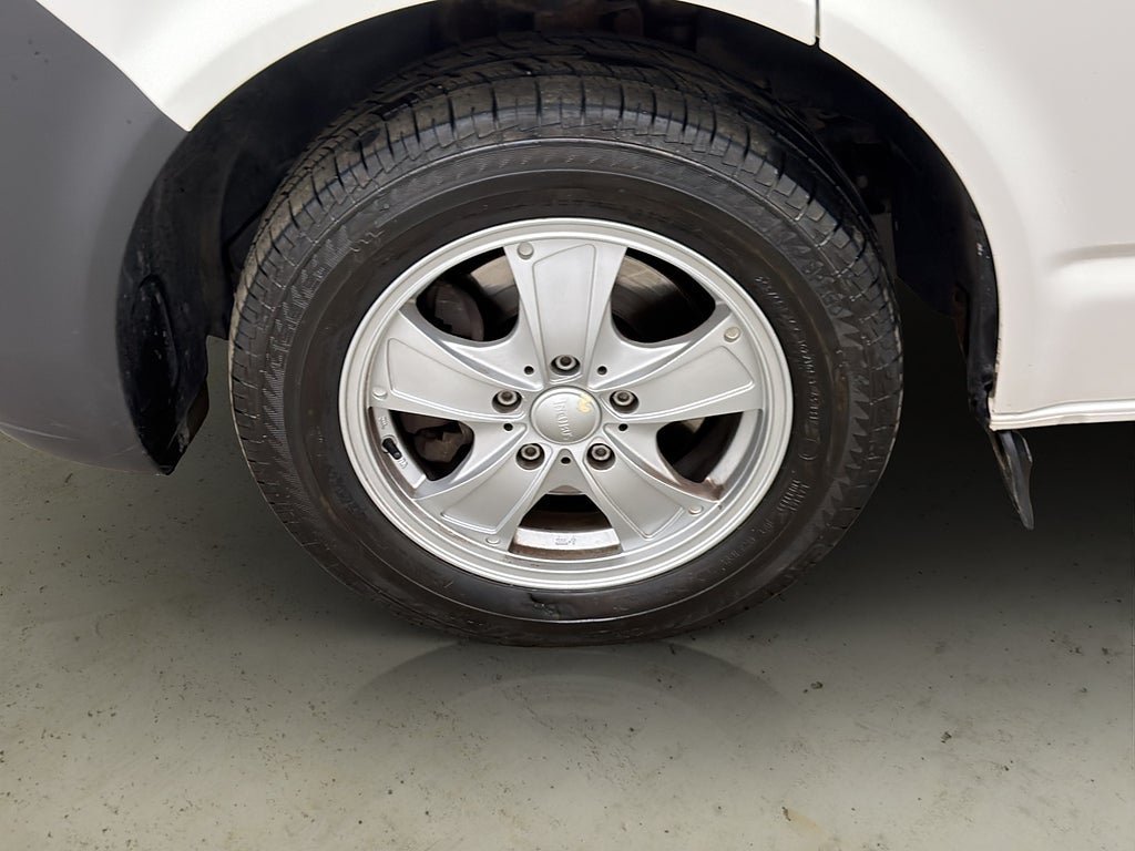 Vehicle Image 33