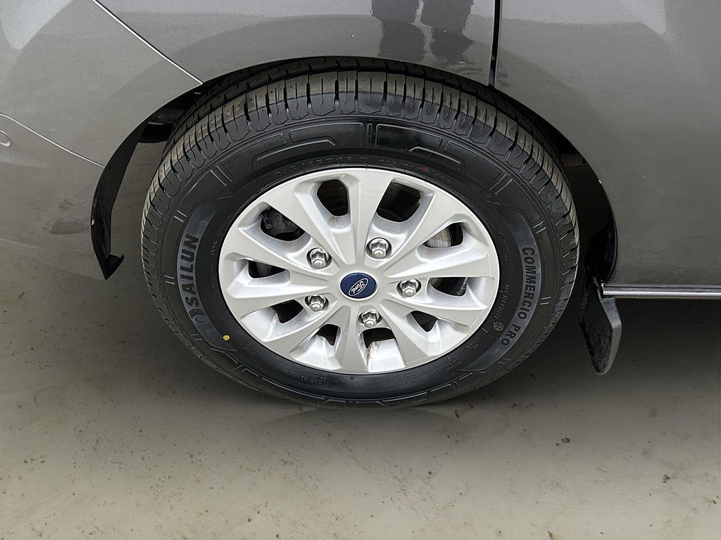 Vehicle Image 28