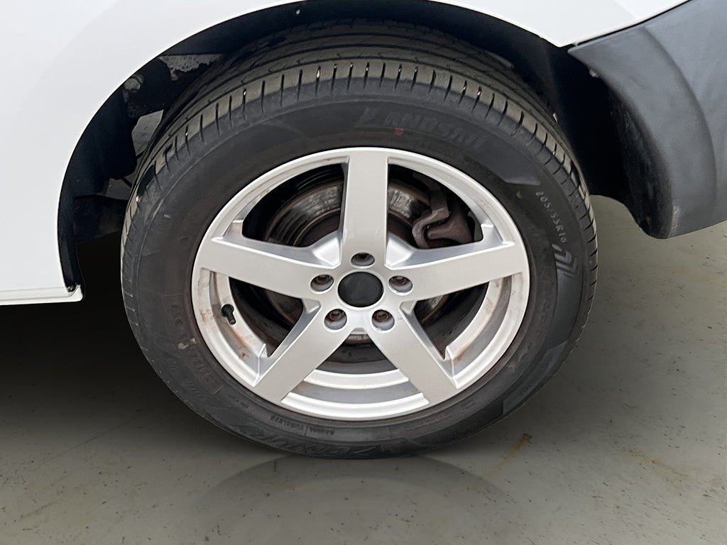 Vehicle Image 26