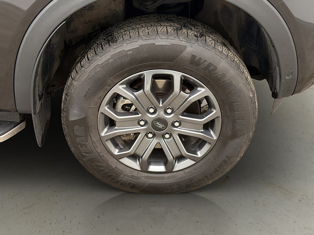 Vehicle Image 35
