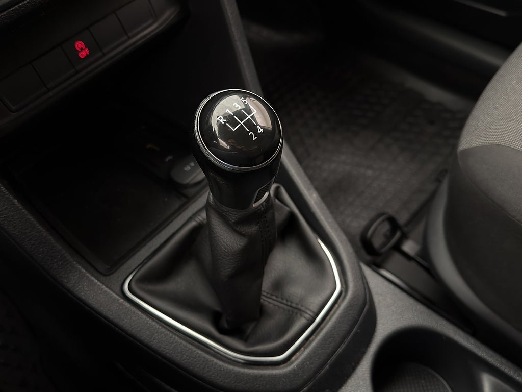 Vehicle Image 23