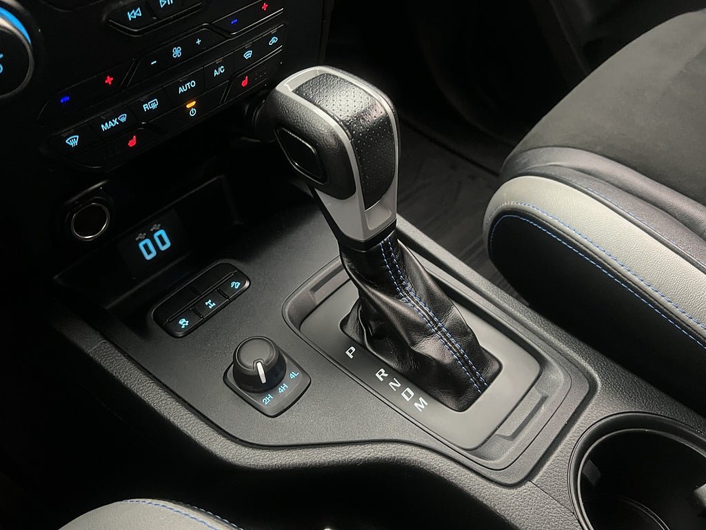 Vehicle Image 24