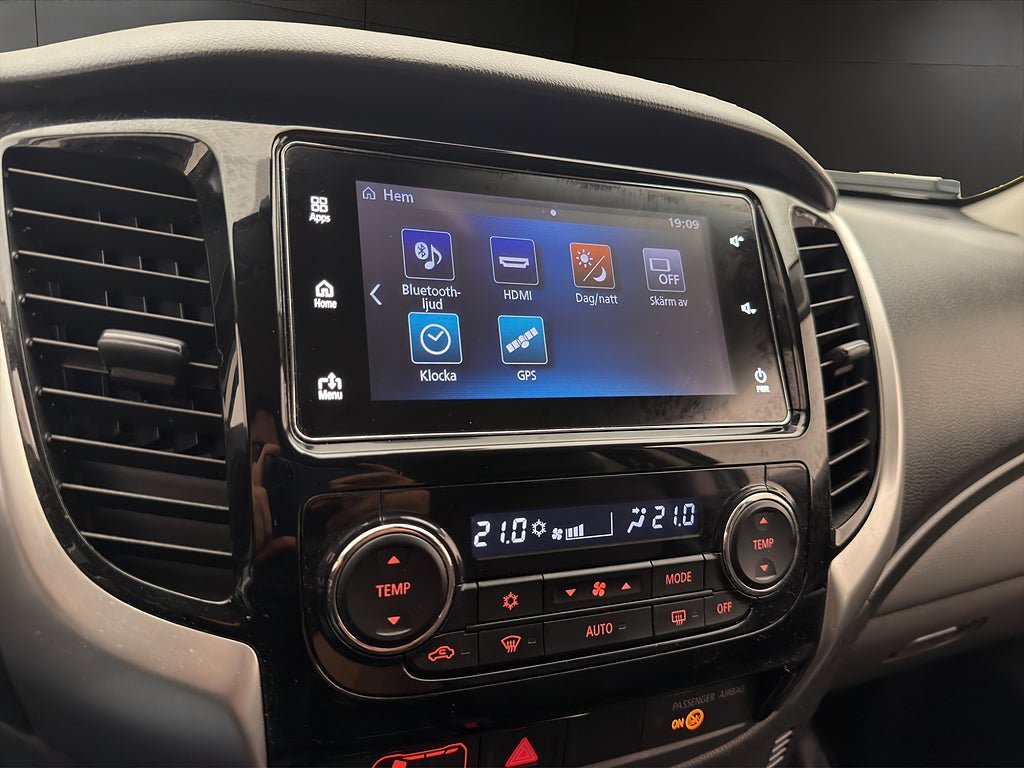Vehicle Image 21