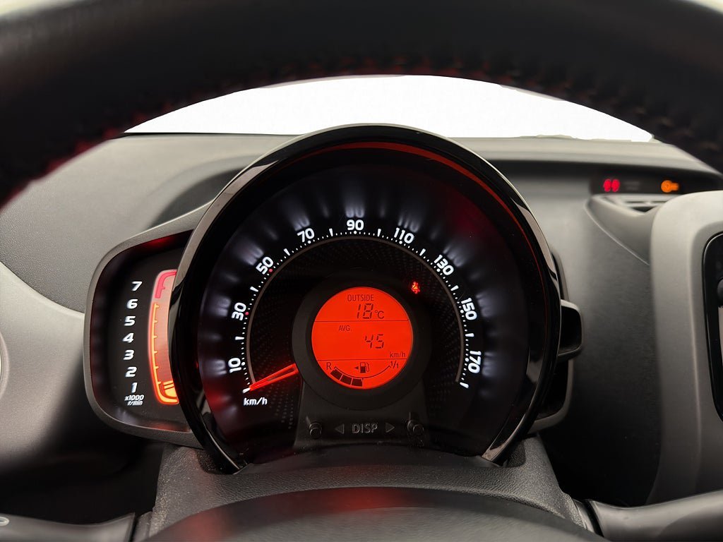 Vehicle Image 14