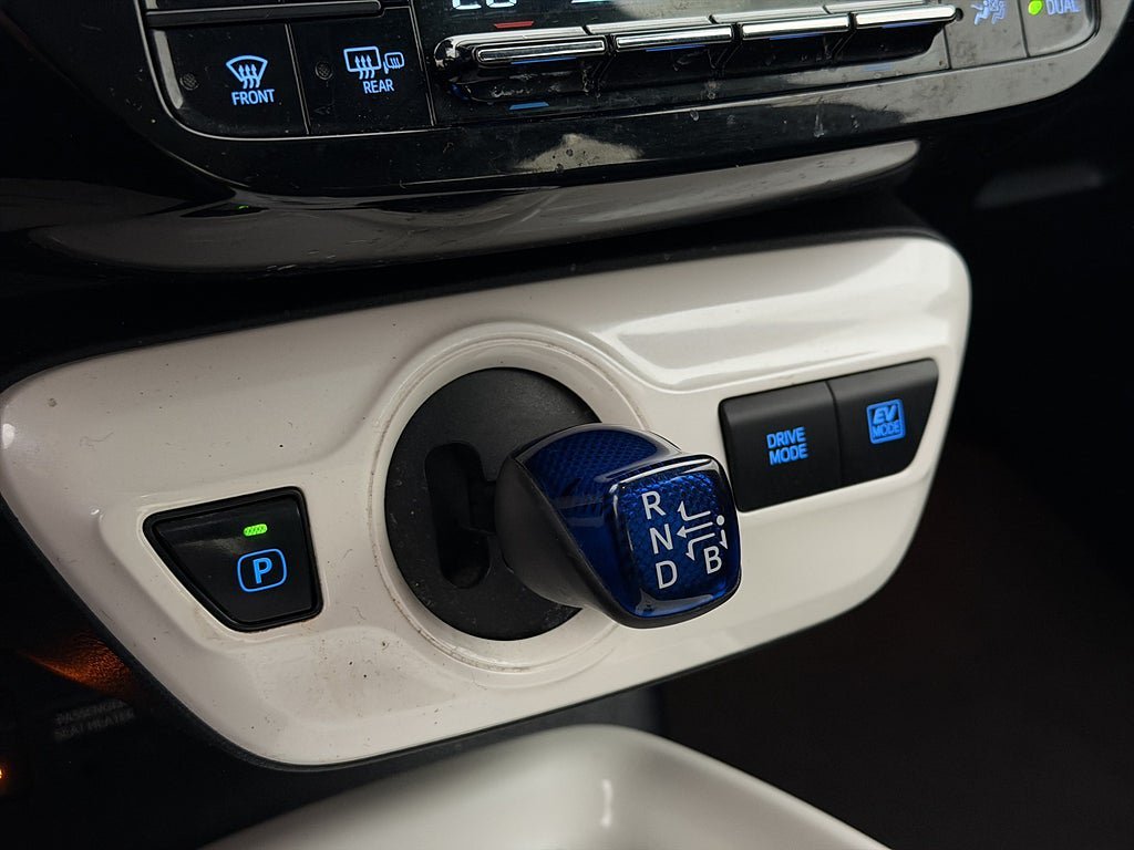 Vehicle Image 21
