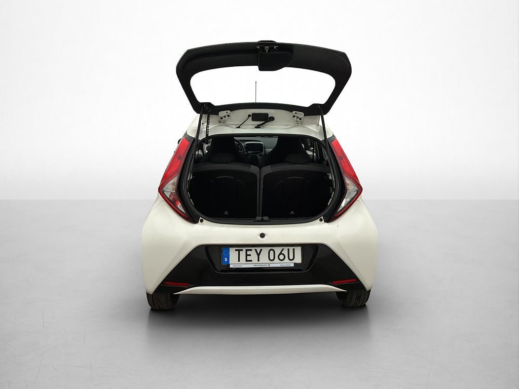 Vehicle Image 21