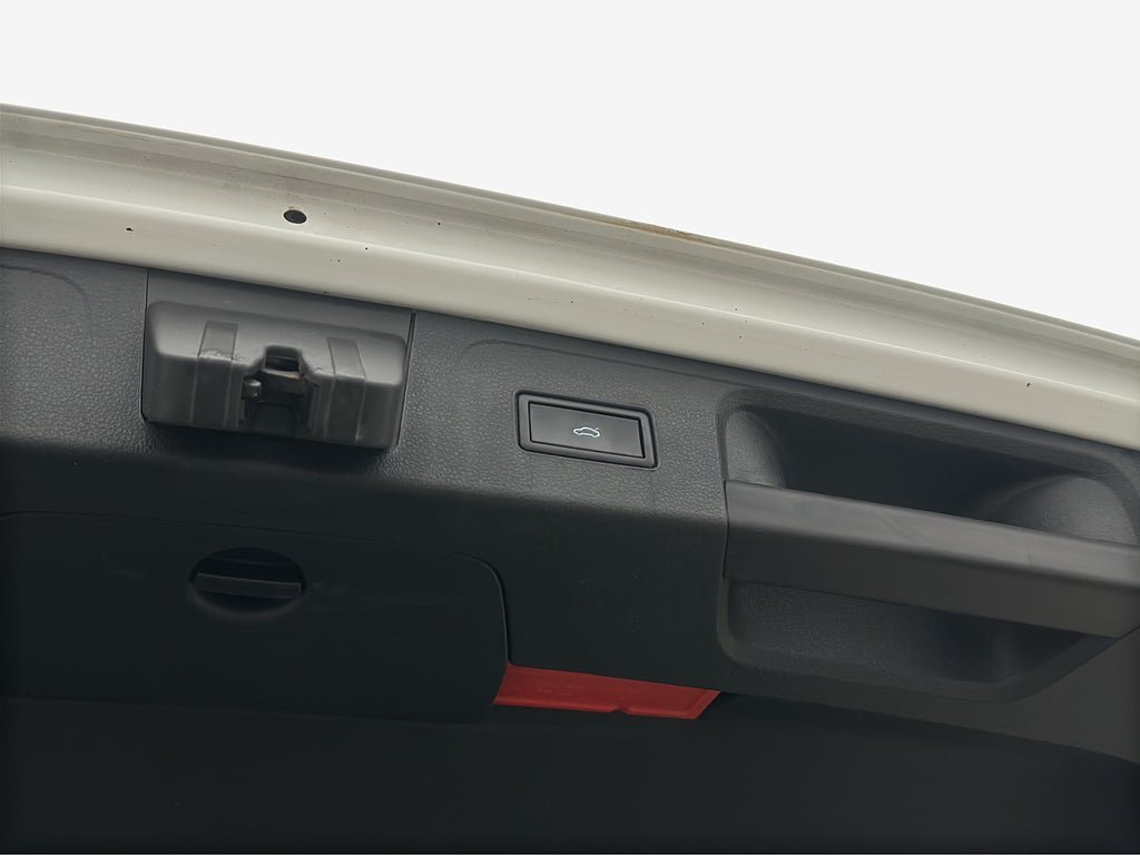 Vehicle Image 23