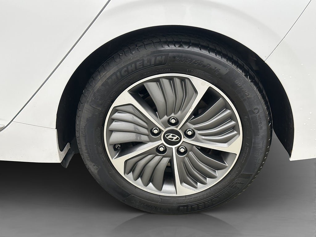 Vehicle Image 36