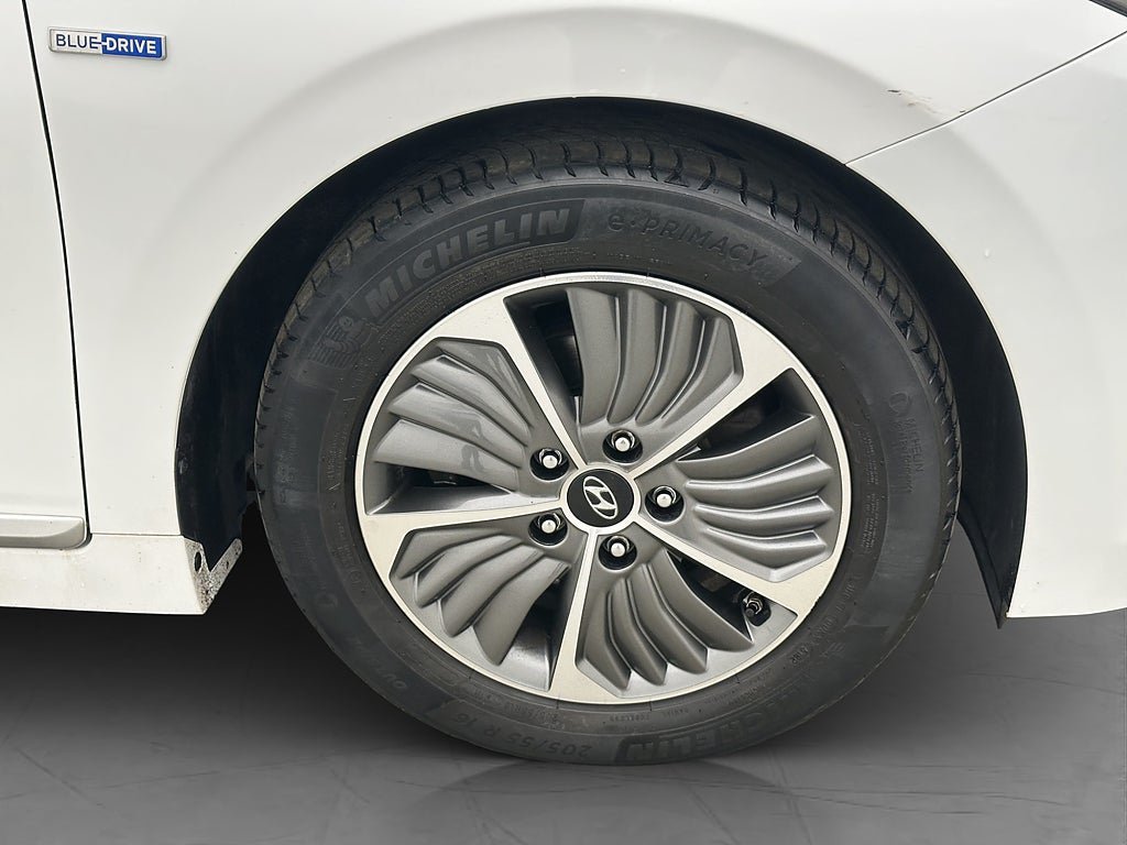 Vehicle Image 38