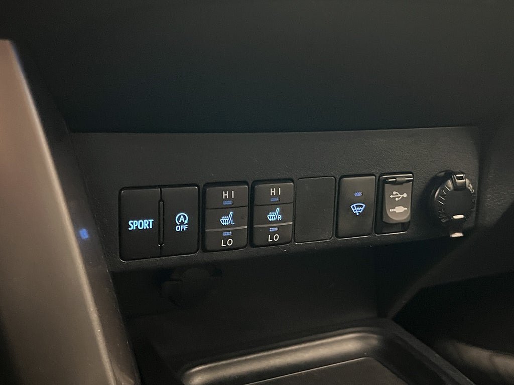Vehicle Image 23