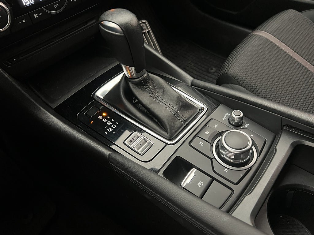 Vehicle Image 23