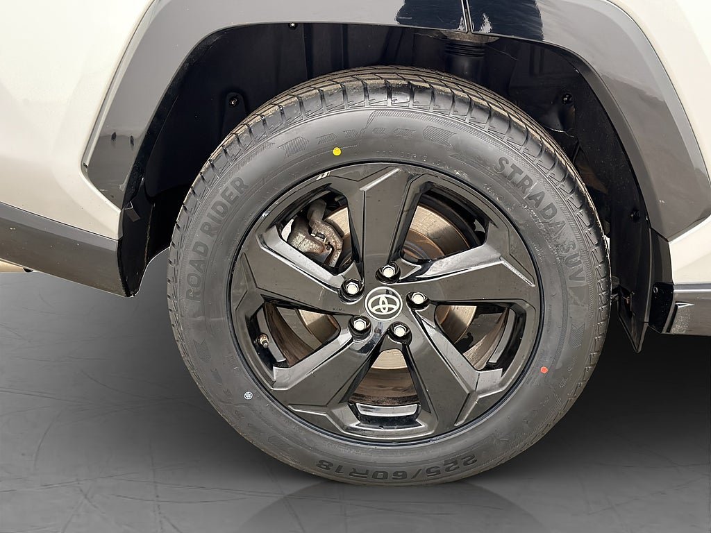 Vehicle Image 35