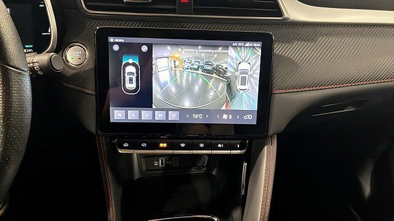 Vehicle Image 11