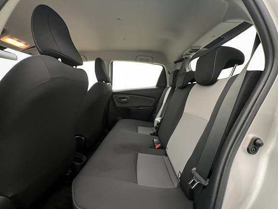 Vehicle Image 21