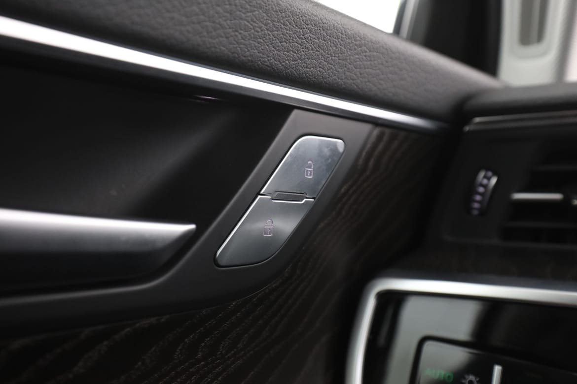 Vehicle Image 37