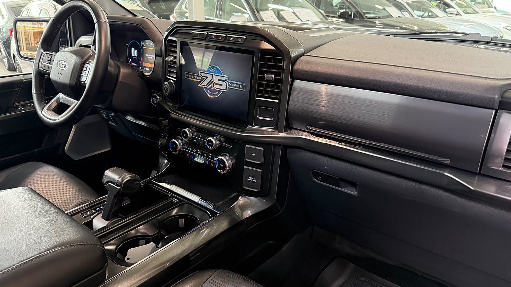 Vehicle Image 13