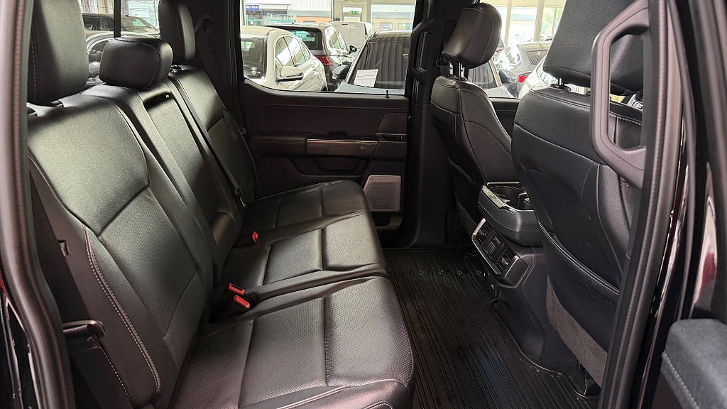 Vehicle Image 15