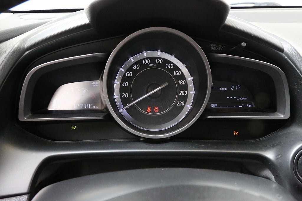 Vehicle Image 21