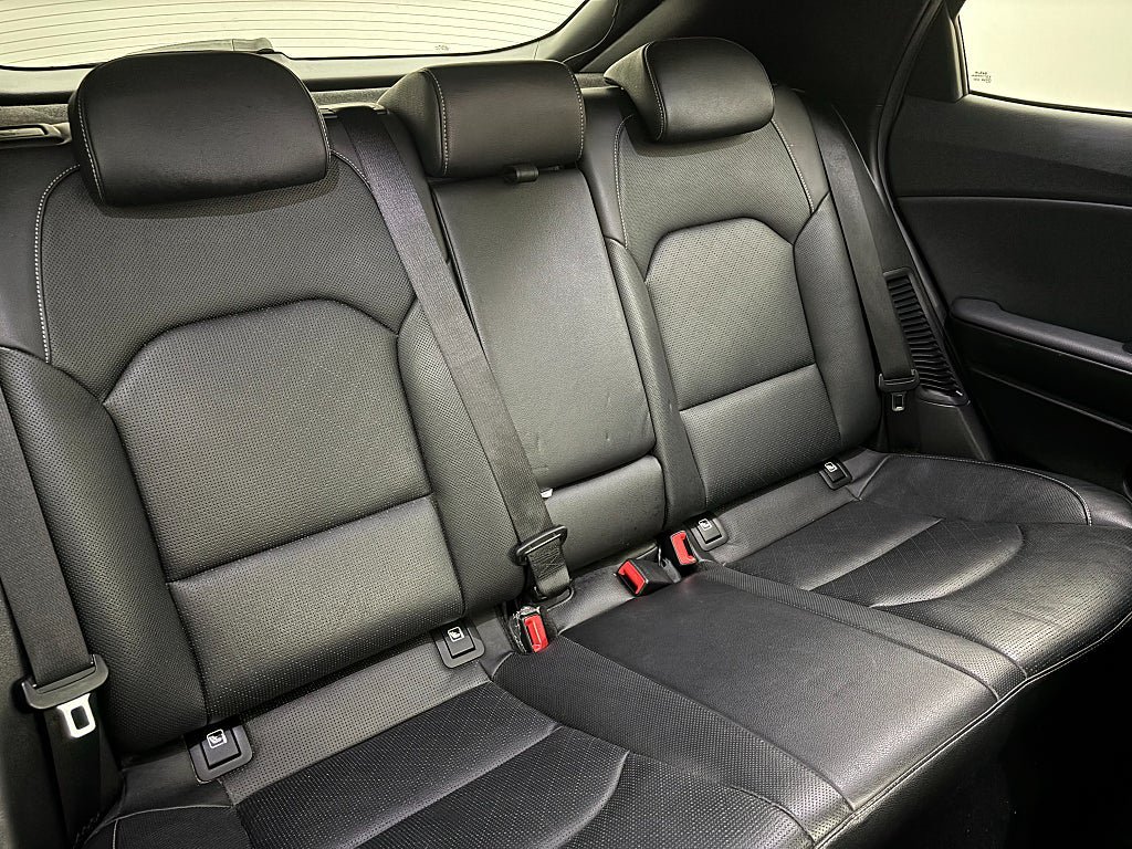 Vehicle Image 17
