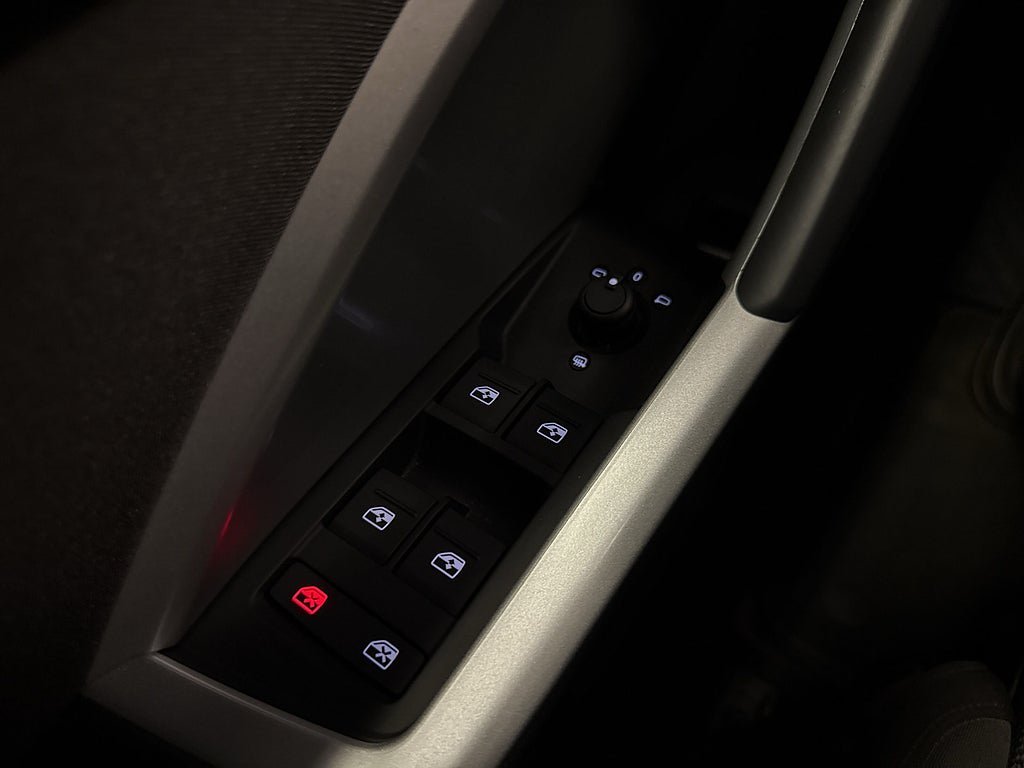 Vehicle Image 23