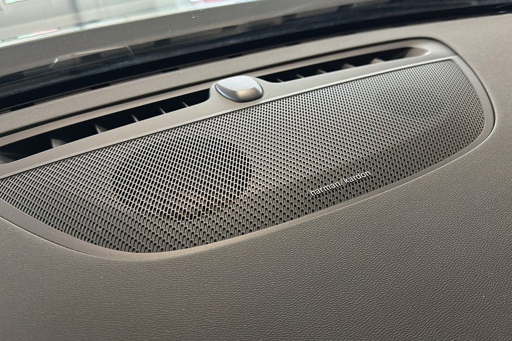 Vehicle Image 24
