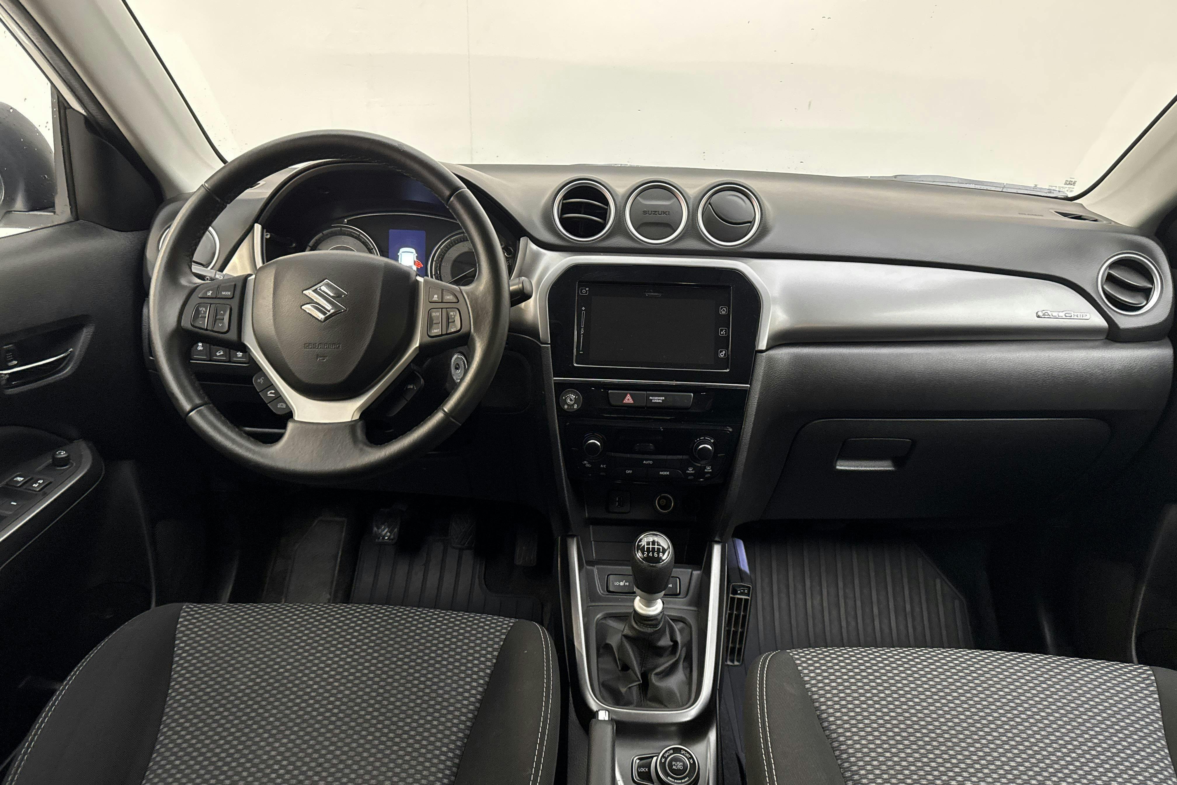 Vehicle Image 6
