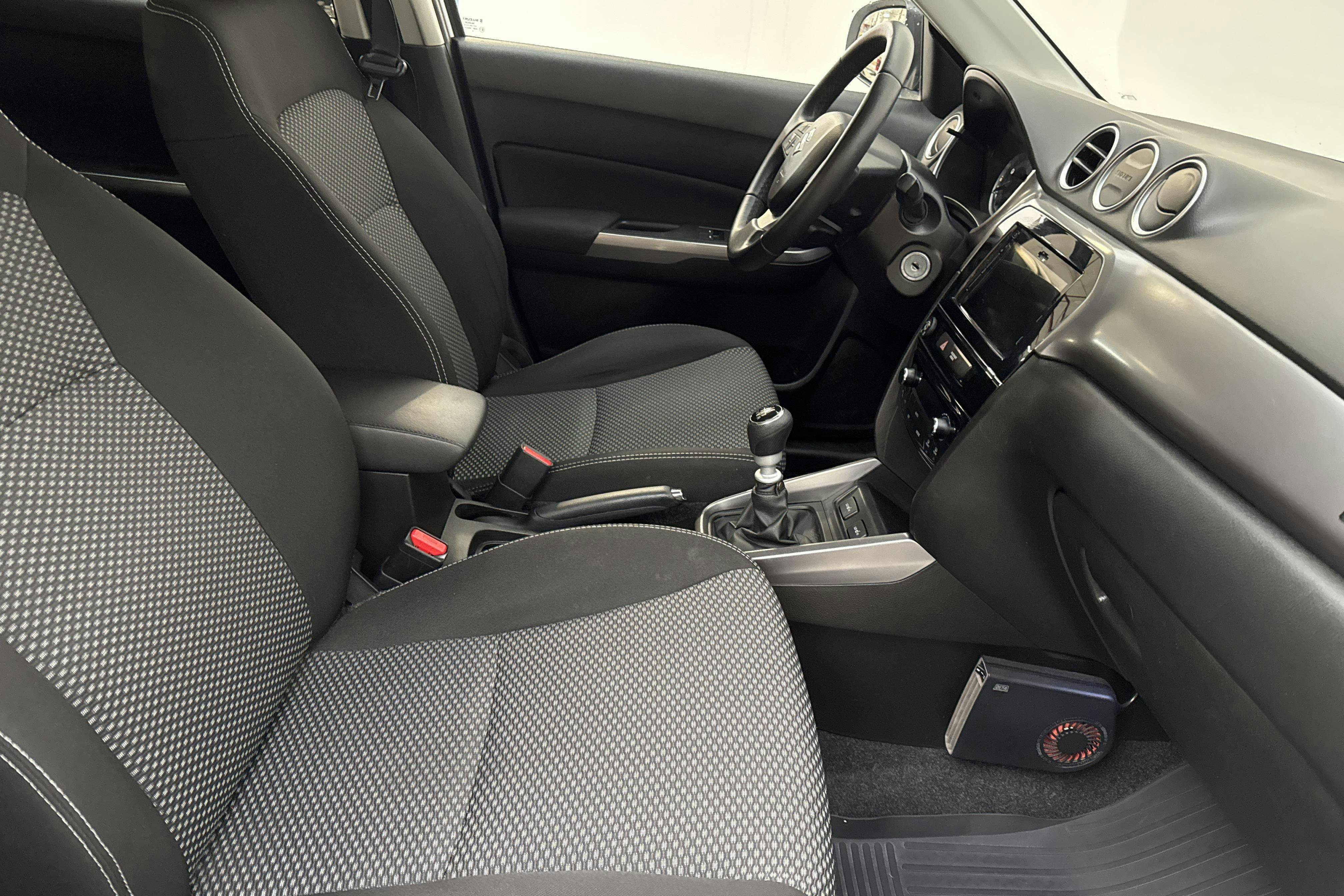 Vehicle Image 7