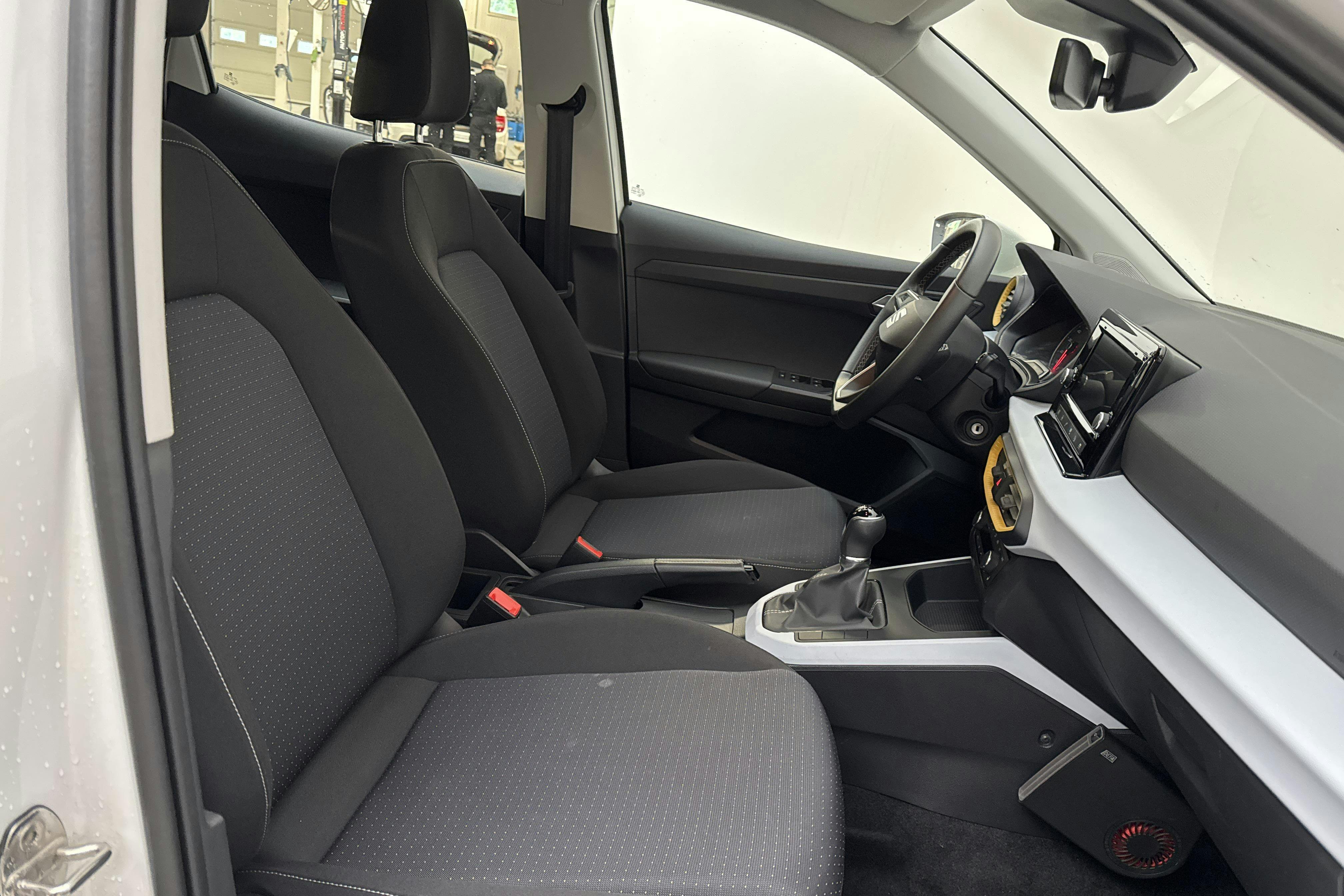 Vehicle Image 7