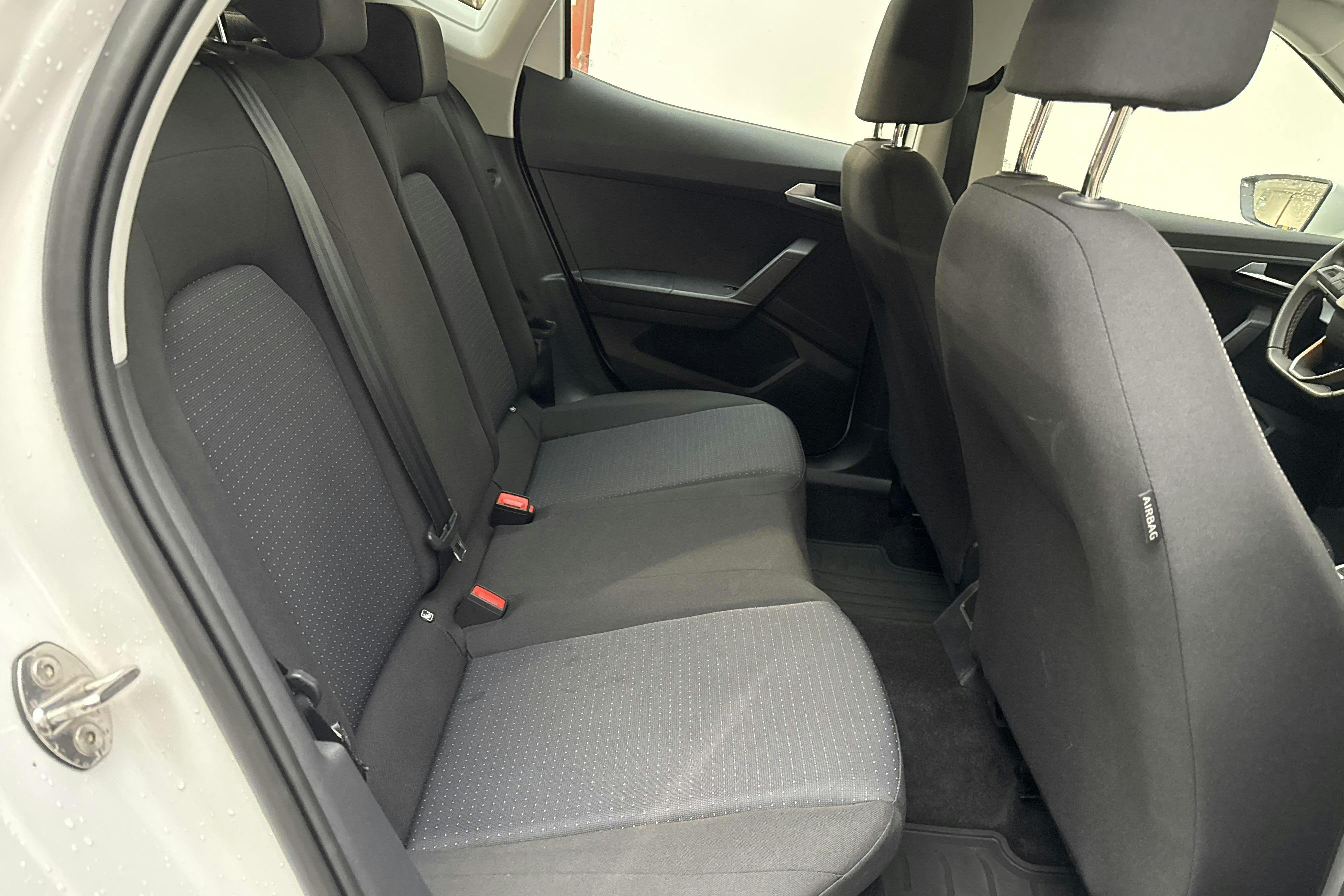 Vehicle Image 8