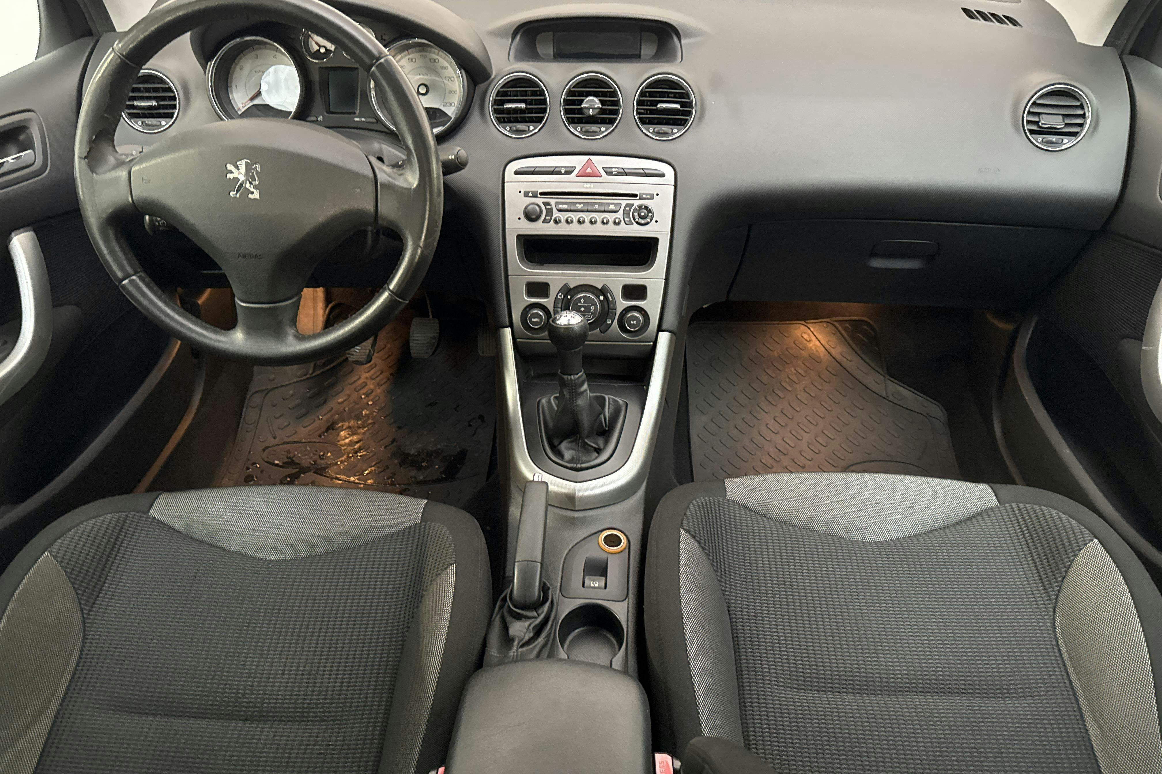 Vehicle Image 6