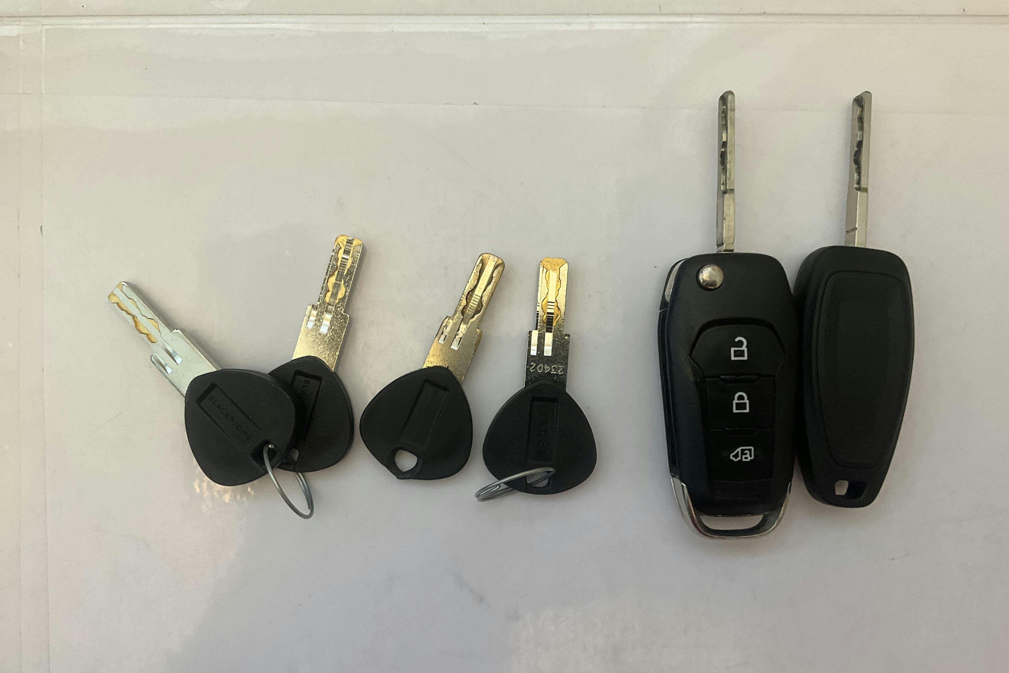 Vehicle Image 14