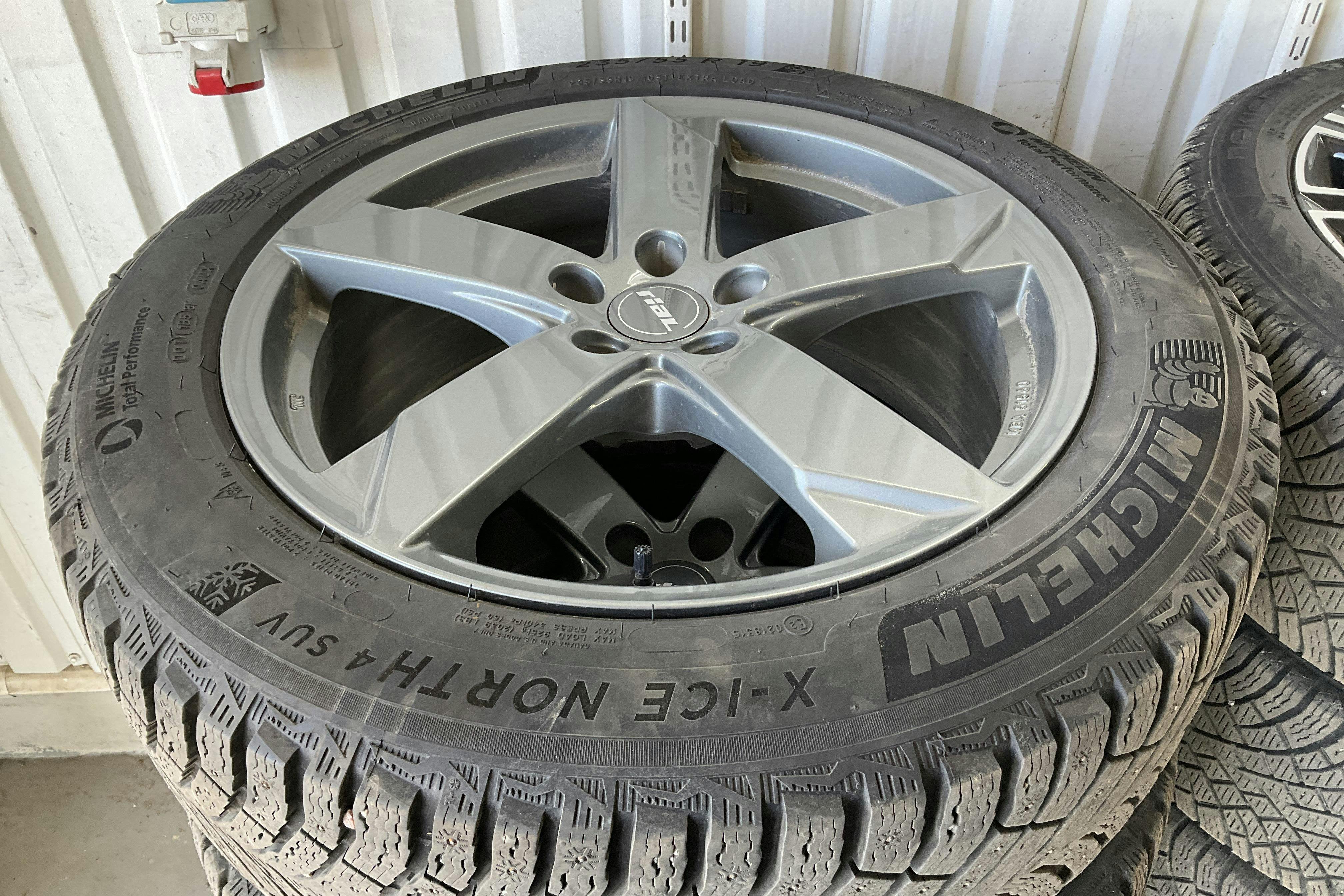 Vehicle Image 15
