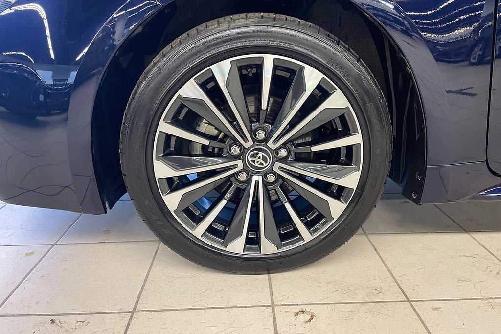 Vehicle Image 17