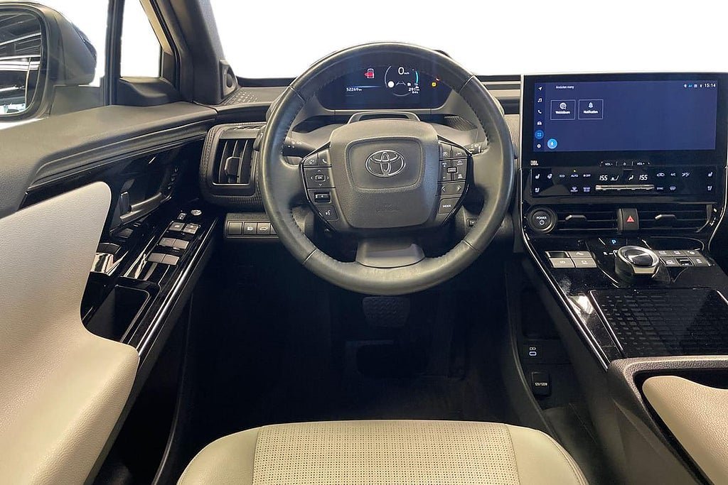 Vehicle Image 11