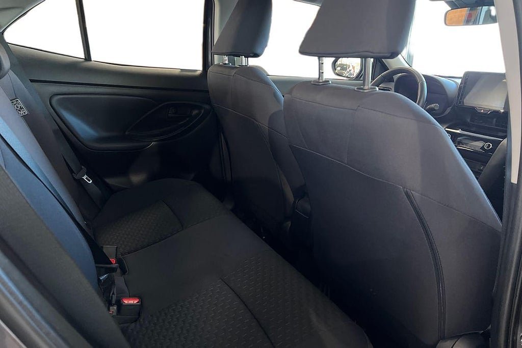 Vehicle Image 9