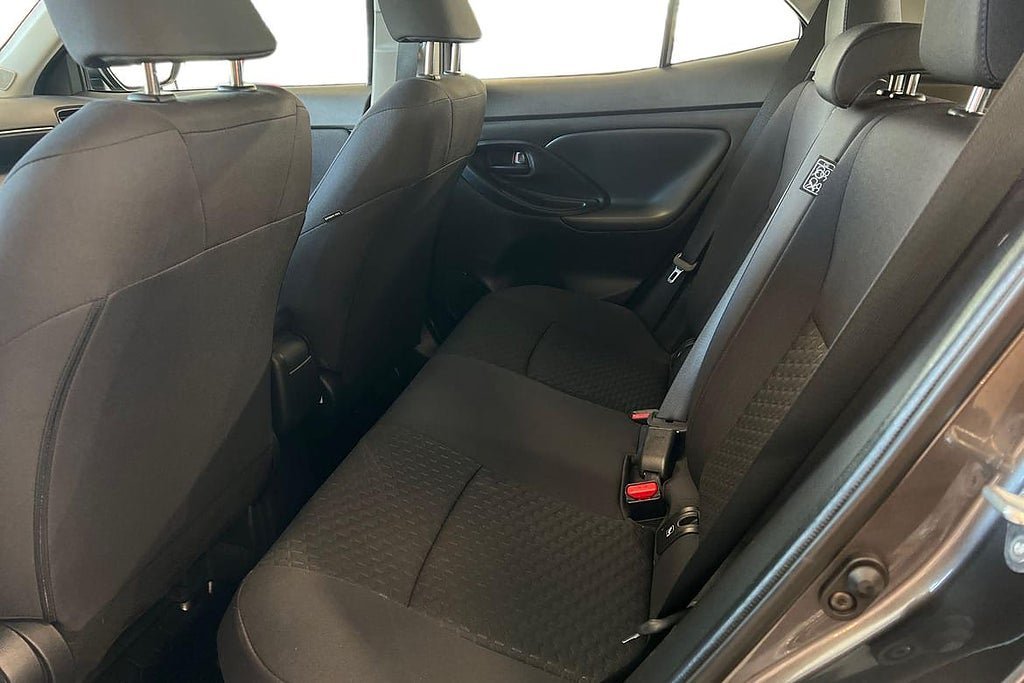 Vehicle Image 13