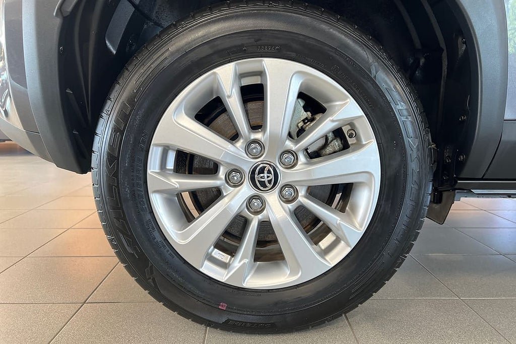 Vehicle Image 17