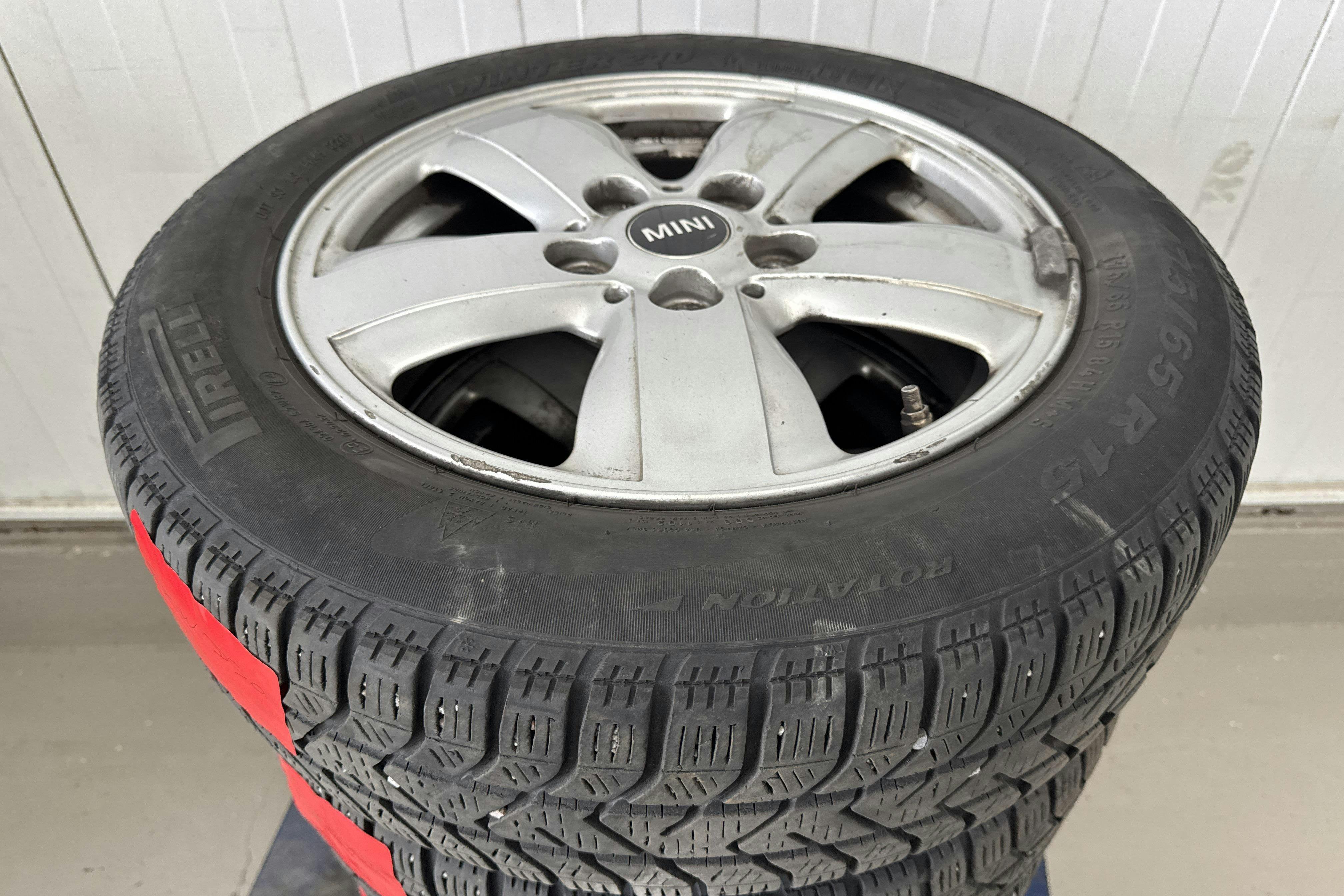 Vehicle Image 12