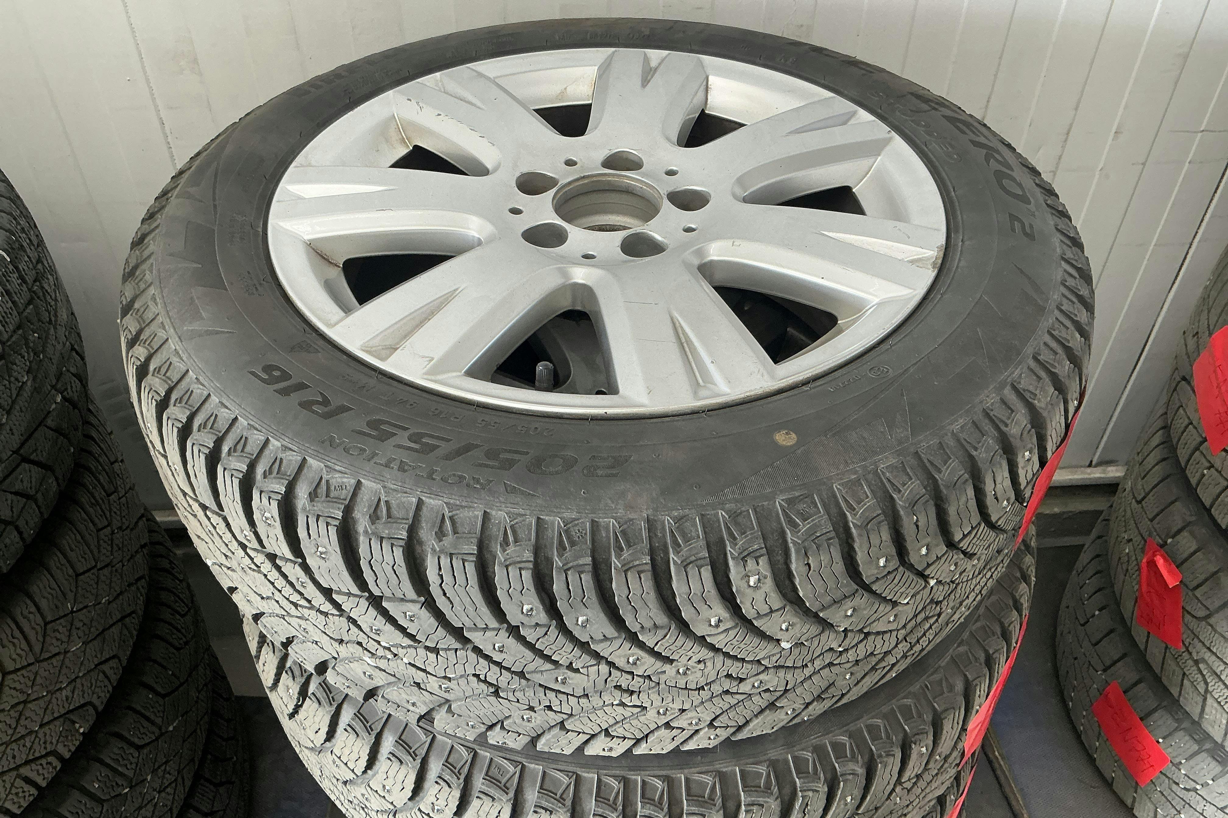 Vehicle Image 14