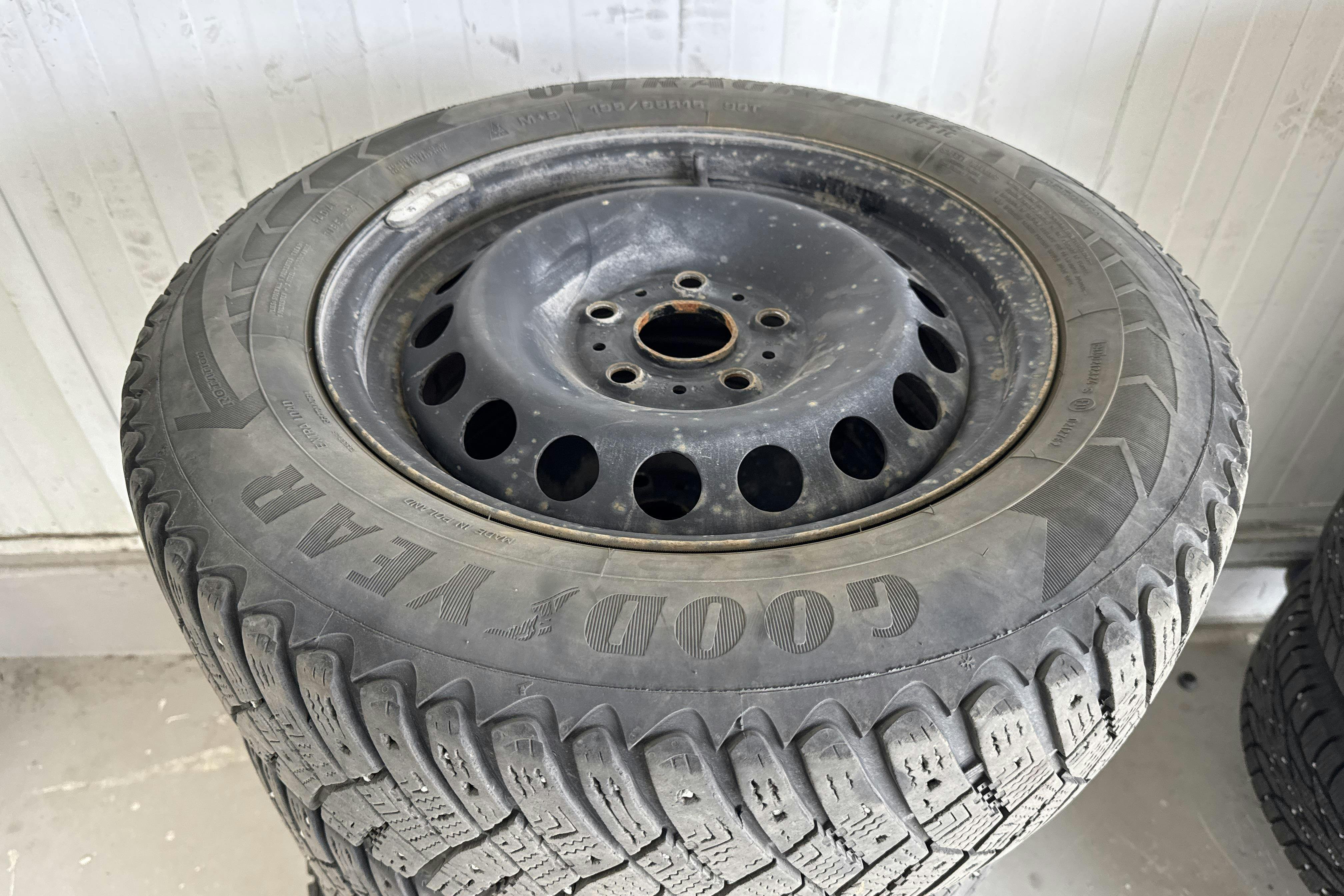 Vehicle Image 15