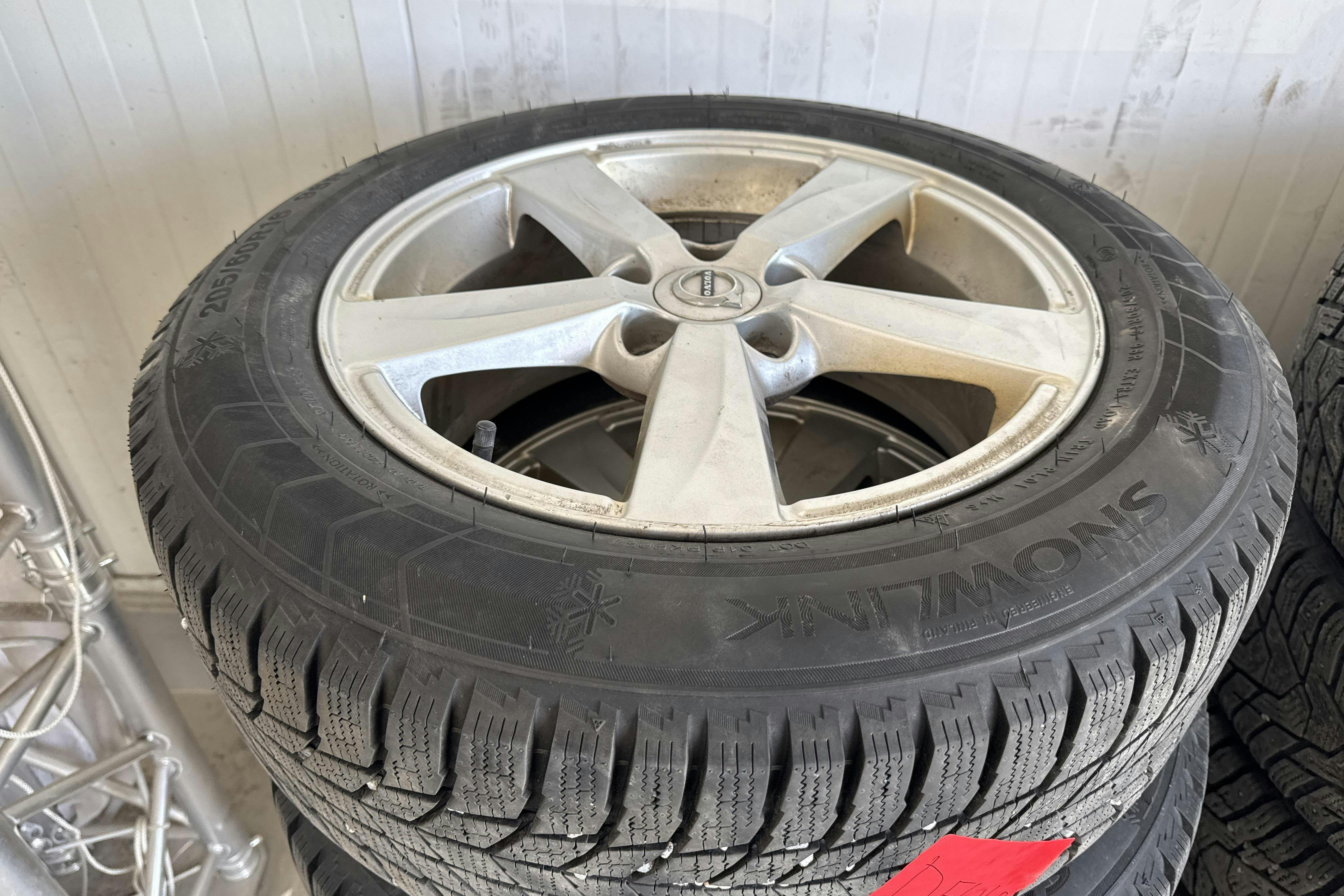 Vehicle Image 15