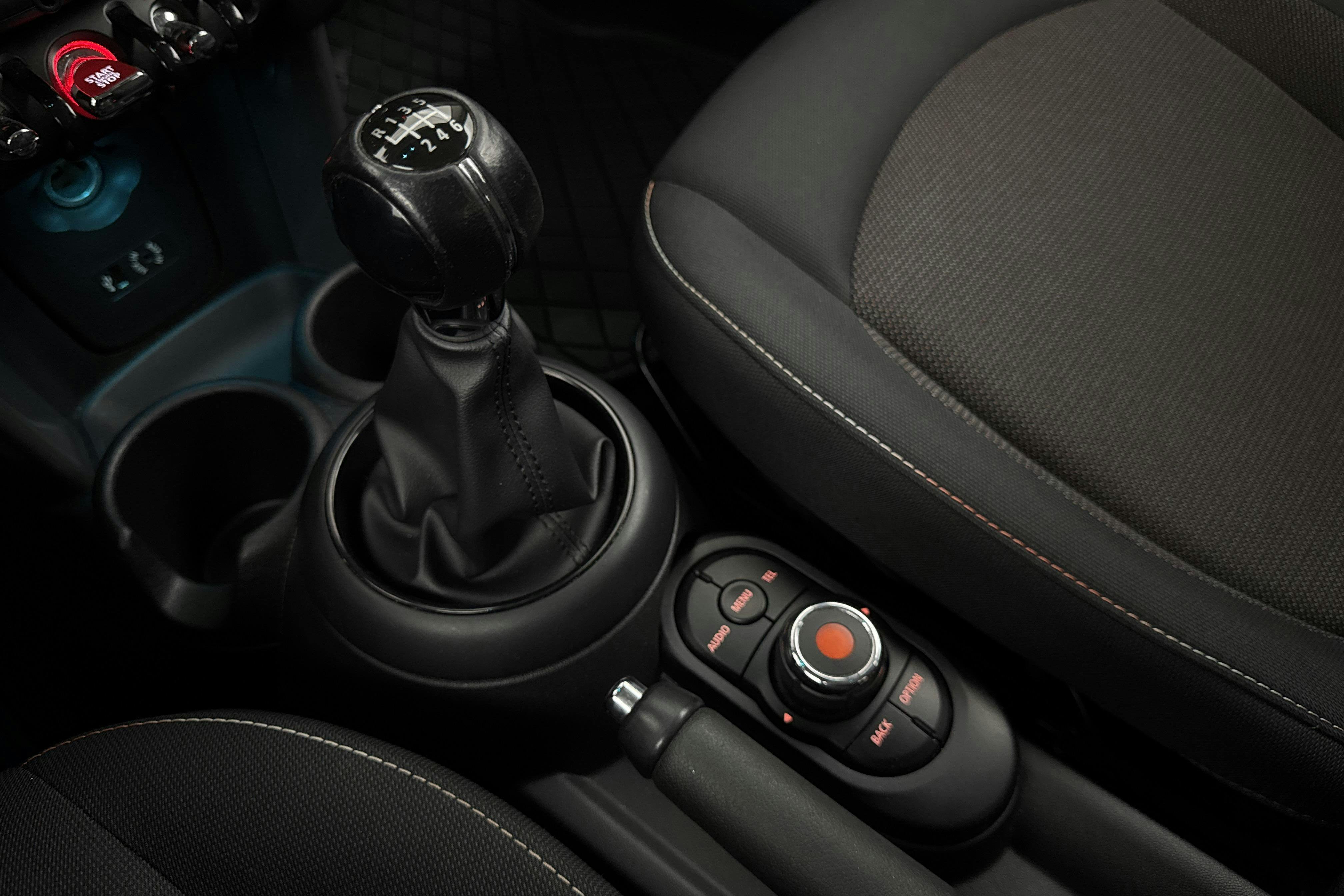 Vehicle Image 14
