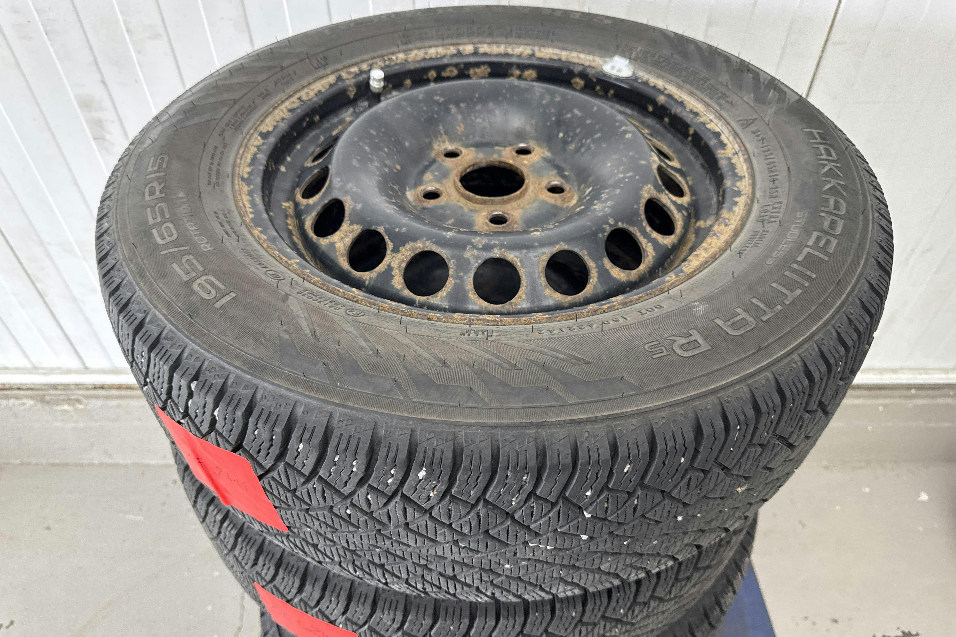 Vehicle Image 15